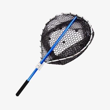 Sturdy and durable retractable landing net