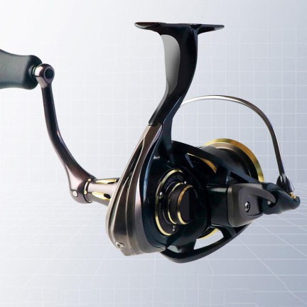 Right-hand rotating metal fishing reel