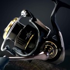 Right-hand rotating metal fishing reel